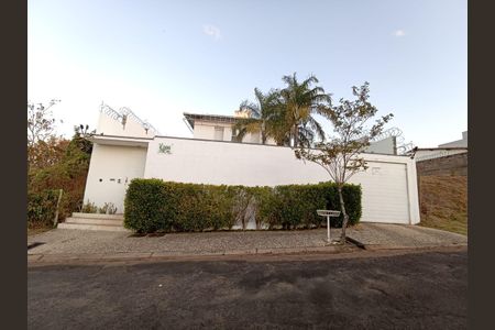 Casa para alugar com 200m², 4 quartos e 6 vagas