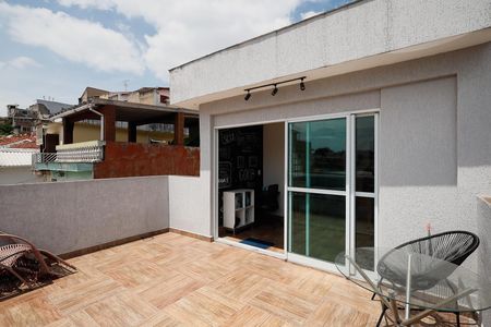Casa à venda com 250m², 4 quartos e 1 vaga Casa à venda com 250m², 4 quartos e 1 vagaVaranda