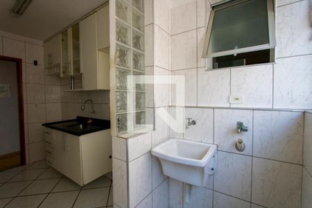 Apartamento à venda com 68m², 3 quartos e 1 vagaÁrea de serviço