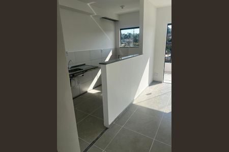 Sala de apartamento para alugar com 2 quartos, 40m² em Laranjal, São Gonçalo