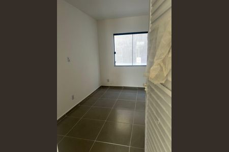 Quarto de apartamento para alugar com 2 quartos, 40m² em Laranjal, São Gonçalo
