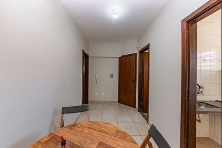 Sala de apartamento para alugar com 1 quarto, 35m² em João Pinheiro, Belo Horizonte