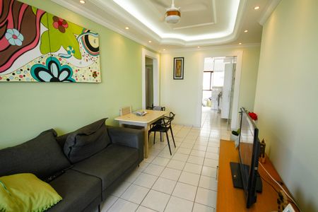 Apartamento para alugar com 75m², 2 quartos e 1 vagaSala