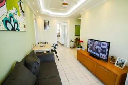 Apartamento para alugar com 75m², 2 quartos e 1 vagaSala