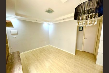 Sala de apartamento para alugar com 2 quartos, 47m² em Vila Alzira, Guarulhos