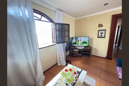 Casa para alugar com 80m², 5 quartos e 4 vagasSala casa 2