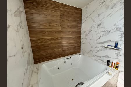 Casa para alugar com 80m², 5 quartos e 4 vagasBanheiro da Suíte 1