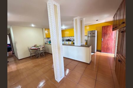 Casa para alugar com 80m², 5 quartos e 4 vagasCozinha