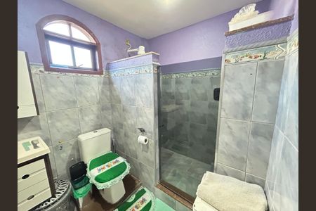 Casa para alugar com 80m², 5 quartos e 4 vagasBanheiro