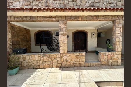 Casa para alugar com 80m², 5 quartos e 4 vagasVaranda casa 1