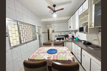 Casa para alugar com 80m², 5 quartos e 4 vagasCozinha