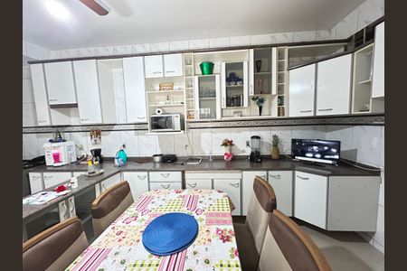 Casa para alugar com 80m², 5 quartos e 4 vagasCozinha