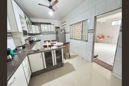 Casa para alugar com 80m², 5 quartos e 4 vagasCozinha