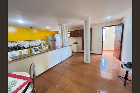 Casa para alugar com 80m², 5 quartos e 4 vagasCozinha