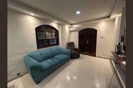 Casa para alugar com 80m², 5 quartos e 4 vagasSala