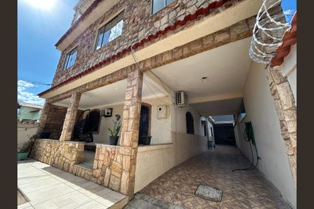 Casa para alugar com 80m², 5 quartos e 4 vagasVaranda / garagem casa 1