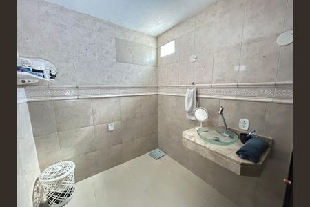 Casa para alugar com 80m², 5 quartos e 4 vagasBanheiro Social