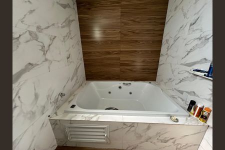 Casa para alugar com 80m², 5 quartos e 4 vagasBanheiro da Suíte 1