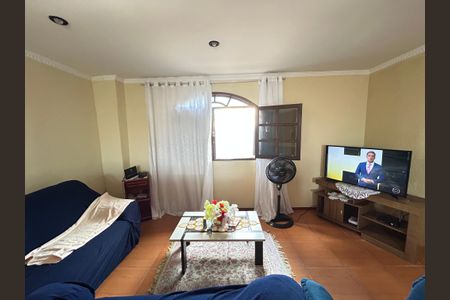 Casa para alugar com 80m², 5 quartos e 4 vagasSala casa 2