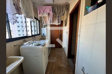 Apartamento à venda com 170m², 4 quartos e 2 vagas Apartamento à venda com 170m², 4 quartos e 2 vagasÁrea de serviço