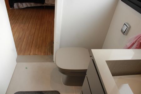 Apartamento à venda com 314m², 4 quartos e 4 vagasBanheiro da Suíte