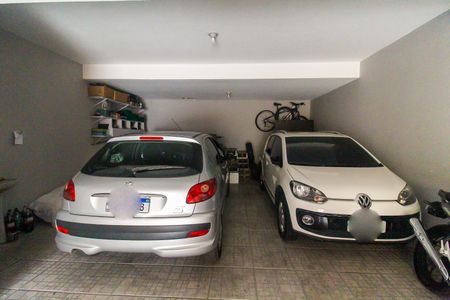 Casa para alugar com 220m², 3 quartos e 5 vagas Casa para alugar com 220m², 3 quartos e 5 vagasGaragem