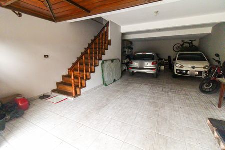 Casa para alugar com 220m², 3 quartos e 5 vagas Casa para alugar com 220m², 3 quartos e 5 vagasGaragem