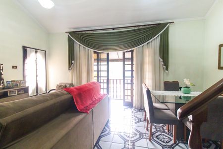 Casa para alugar com 220m², 3 quartos e 5 vagas Casa para alugar com 220m², 3 quartos e 5 vagasSala