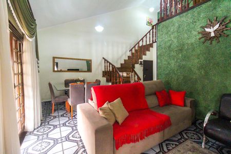 Casa para alugar com 220m², 3 quartos e 5 vagas Casa para alugar com 220m², 3 quartos e 5 vagasSala