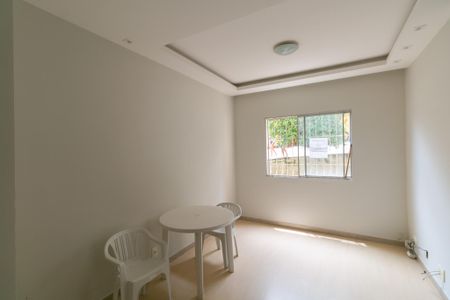 Apartamento à venda com 2 quartos, 50m² em Heliópolis, Belo Horizonte