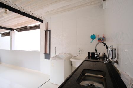 Casa de condomínio para alugar com 120m², 2 quartos e 1 vagaÁrea de Serviço