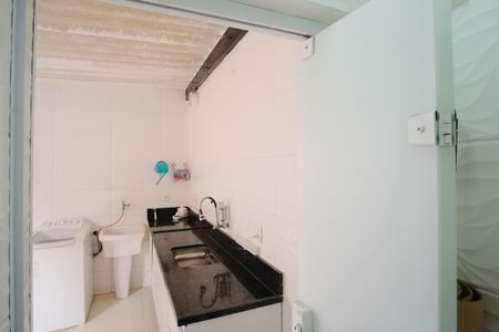 Casa de condomínio para alugar com 120m², 2 quartos e 1 vagaBanheiro de serviço