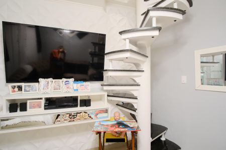 Sala de casa de condomínio para alugar com 2 quartos, 120m² em Penha de França, São Paulo