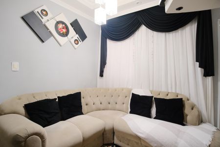 Casa de condomínio para alugar com 120m², 2 quartos e 1 vagaSala