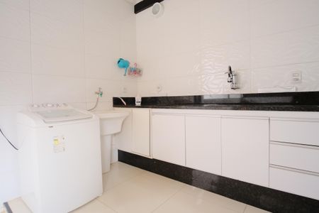 Casa de condomínio para alugar com 120m², 2 quartos e 1 vagaÁrea de Serviço