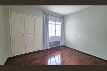 Apartamento para alugar com 240m², 4 quartos e 6 vagas
