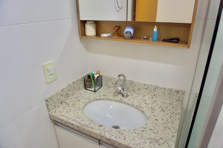 Apartamento para alugar com 62m², 2 quartos e 2 vagasSuíte - Banheiro