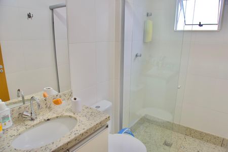 Apartamento para alugar com 62m², 2 quartos e 2 vagasBanheiro