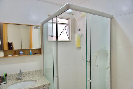 Apartamento para alugar com 62m², 2 quartos e 2 vagasSuíte - Banheiro