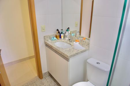 Apartamento para alugar com 62m², 2 quartos e 2 vagasBanheiro