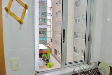 Apartamento para alugar com 62m², 2 quartos e 2 vagasCozinha - Janela