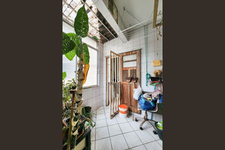 Apartamento para alugar com 85m², 2 quartos e 1 vagaÁrea de Serviço 