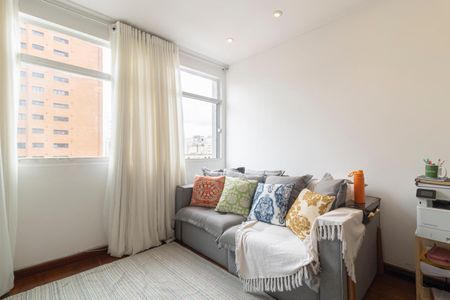 Apartamento para alugar com 2 quartos, 55m² em Vila Uberabinha, São Paulo