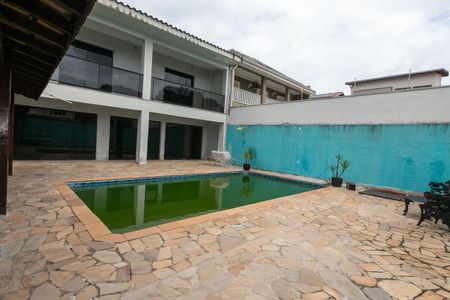 Casa para alugar com 1000m², 3 quartos e 6 vagasÁrea externa Piscina e Churrasqueira
