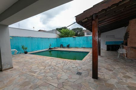Casa para alugar com 1000m², 3 quartos e 6 vagasÁrea externa Piscina e Churrasqueira