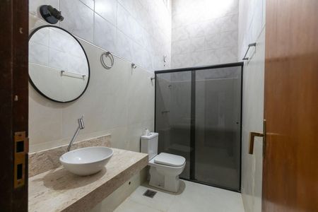 Casa para alugar com 1000m², 3 quartos e 6 vagasBanheiro Social 