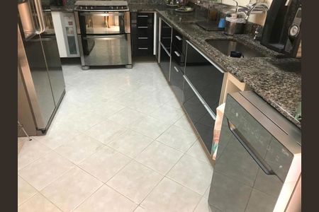 Casa à venda com 5 quartos, 350m² em Lapa, São Paulo