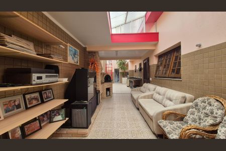 Casa à venda com 350m², 5 quartos e 3 vagas Casa à venda com 350m², 5 quartos e 3 vagasArea externa