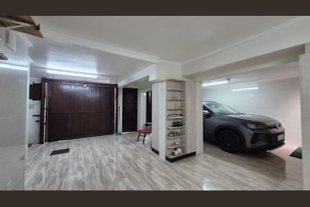 Casa à venda com 350m², 5 quartos e 3 vagas Casa à venda com 350m², 5 quartos e 3 vagasGaragem
