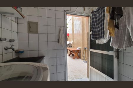 Casa à venda com 350m², 5 quartos e 3 vagas Casa à venda com 350m², 5 quartos e 3 vagasArea de serviço